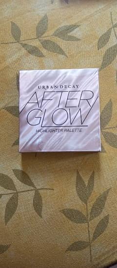 Urban Decay AFTER GLOW highlighter palette