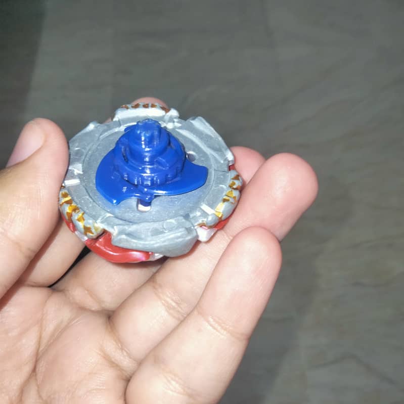 Selling my original Takara Tomy Metal Beyblades for sale 6