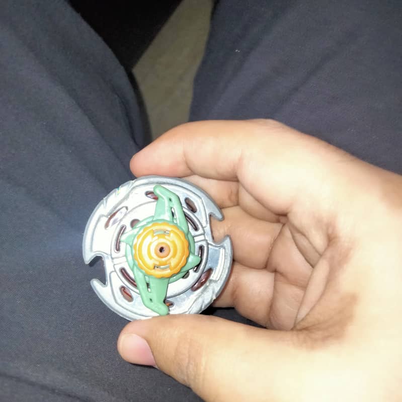 Selling my original Takara Tomy Metal Beyblades for sale 12