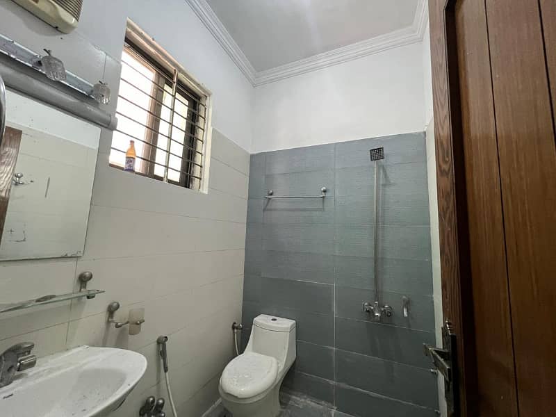 10 Marla Upper Portion for Rent in G-13/1 6