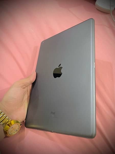 iPad 8 Generation 128GB 7