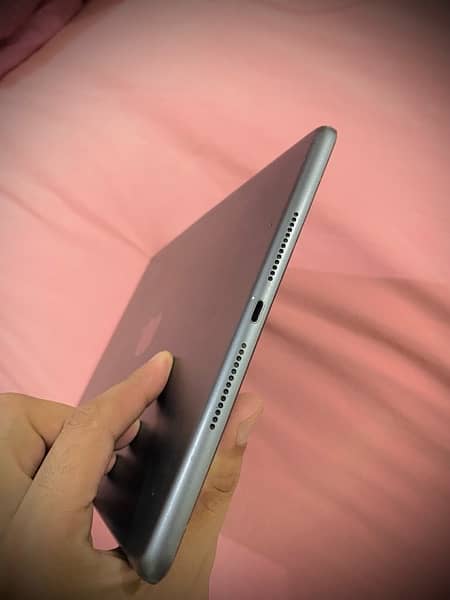 iPad 8 Generation 128GB 9