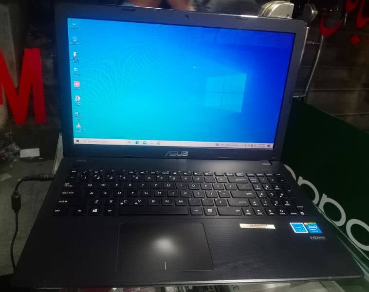 Asus Laptop 1