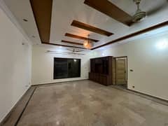 1 Kanal Upper Portion Is Available In G-13/4 For Rent In Very Reasonable Price 0