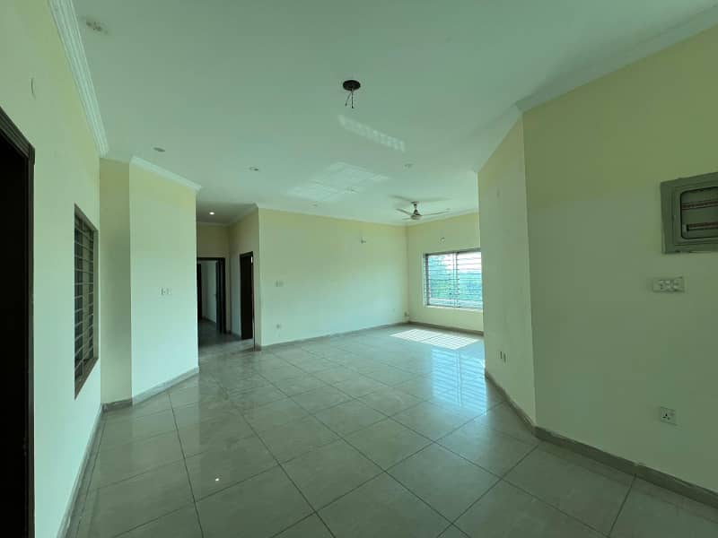 14 Marla House Available For Rent In G-13/3 20