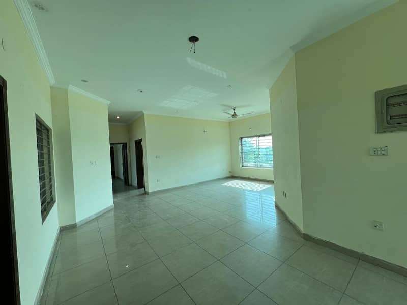 14 Marla House Available For Rent In G-13/3 21