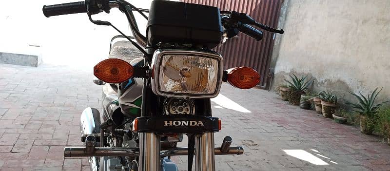 Honda 125 2023 model untouch unique peac 5