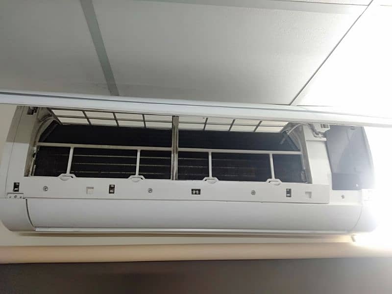 Haier 1.5 ton DC inverter Ac 3