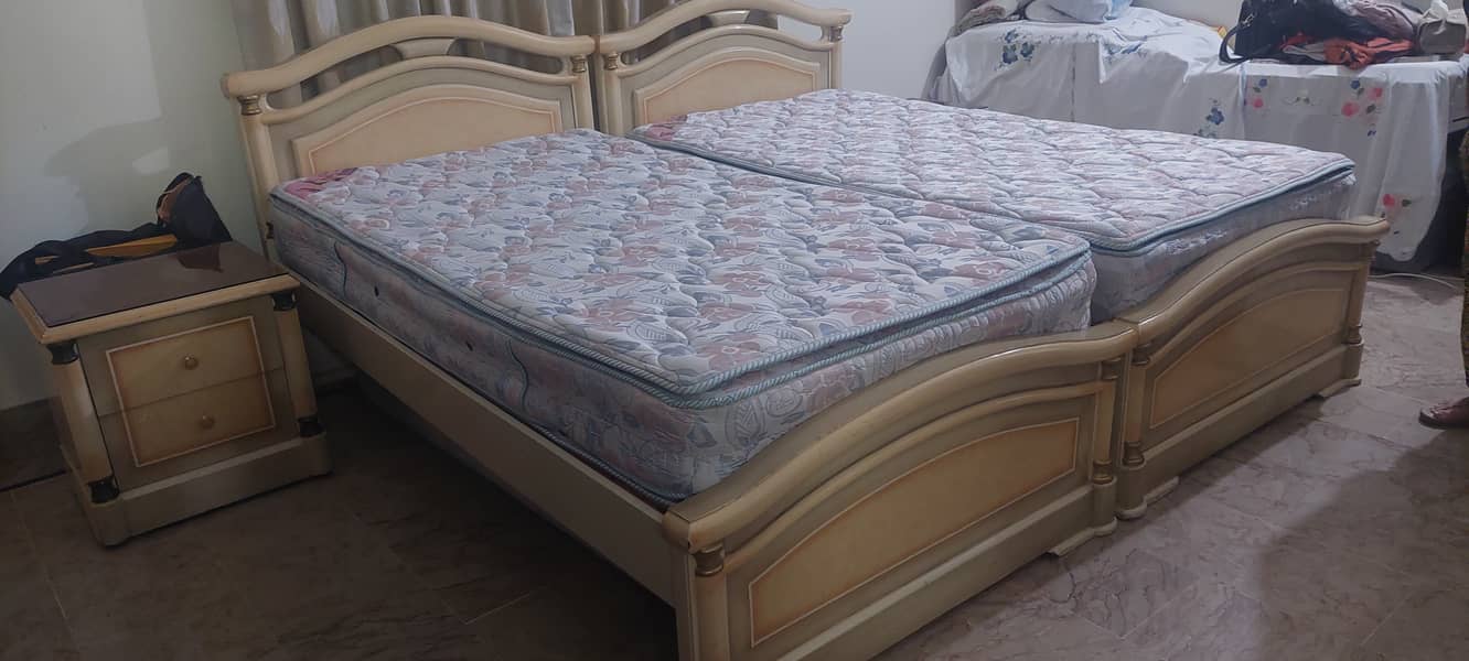 Twin beds set with mattresses 3