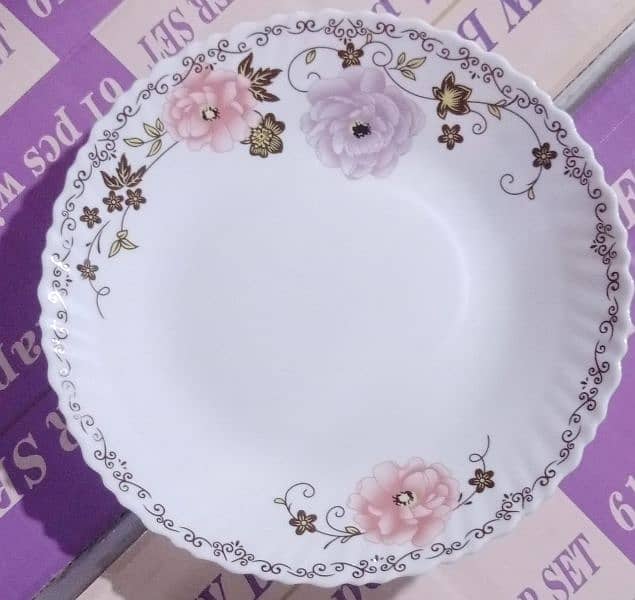 72 pcs marble dinner set. 9