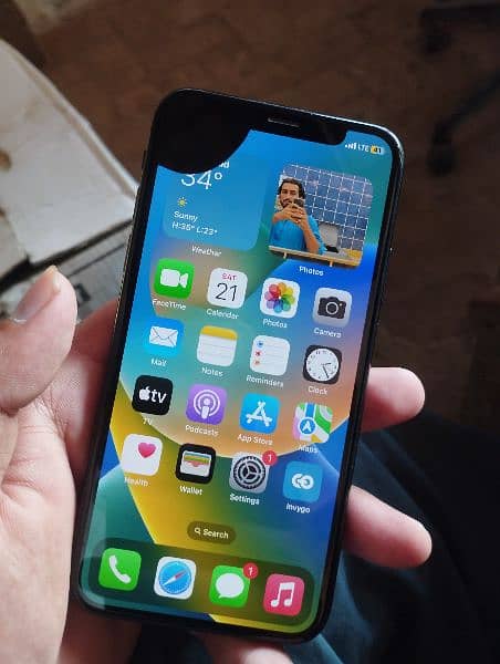 iPhone x pta approved  in original condition, screen dotted hai 0