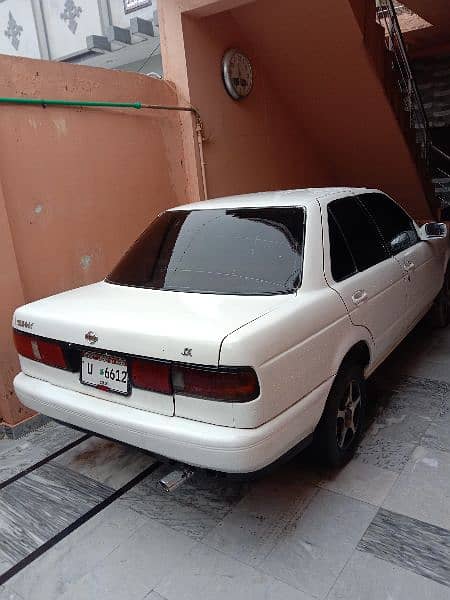 Nissan Sunny 1992 3