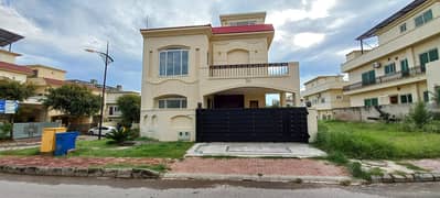 10 Marla Double Storey House Available For Rent