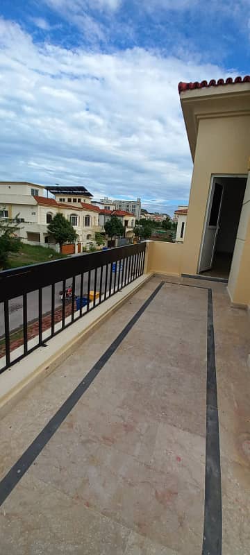 10 Marla Double Storey House Available For Rent 10