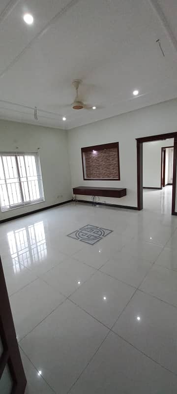 10 Marla Double Storey House Available For Rent 21