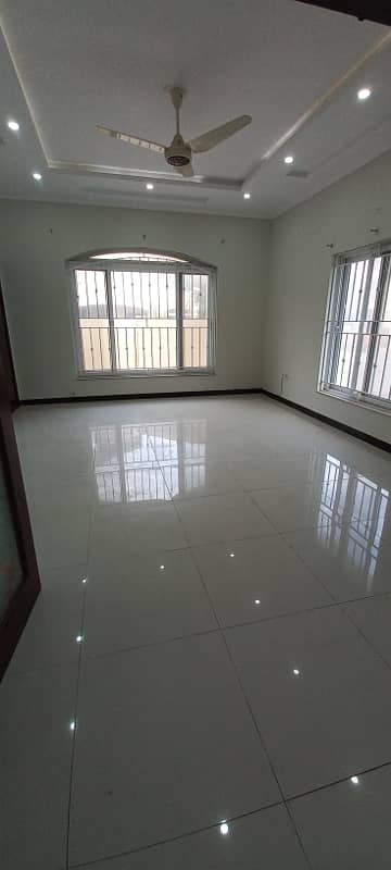 10 Marla Double Storey House Available For Rent 22