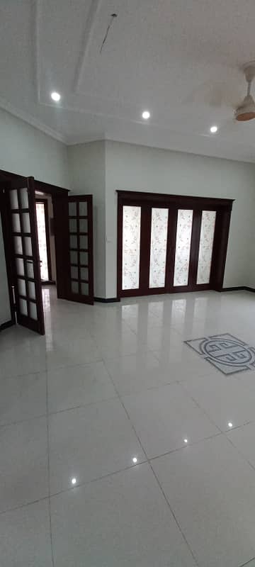 10 Marla Double Storey House Available For Rent 24