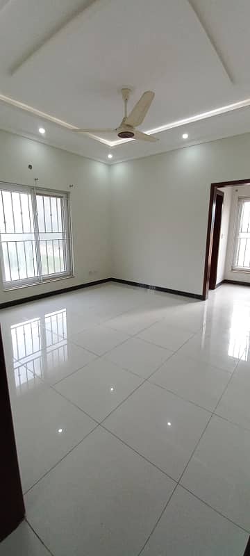 10 Marla Double Storey House Available For Rent 25