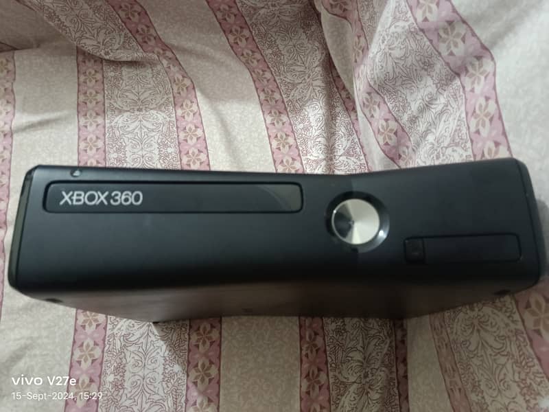 For Sale: Xbox 360 S with 250 GB HDD Gaming Console 0