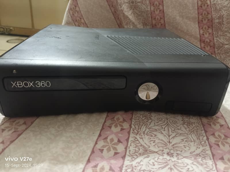 For Sale: Xbox 360 S with 250 GB HDD Gaming Console 1