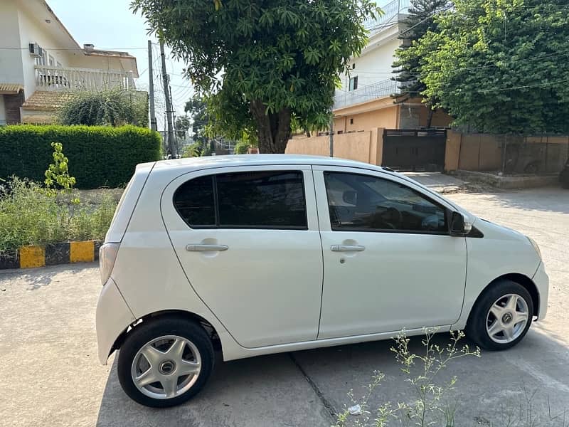 Daihatsu Mira 2011 3