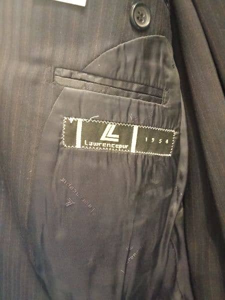 neat & clean  pent coat available for sale of a brand  of lawercepur 3