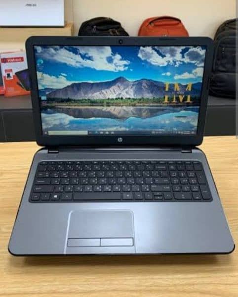 HP Notebook 15 series (15r004ne) 0