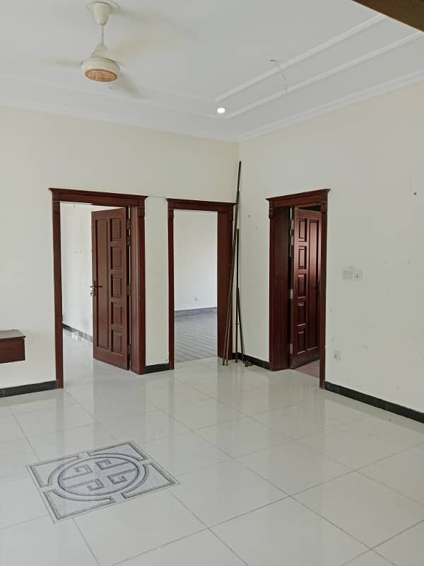 10 Marla Double Storey Corner House Available For Rent 8