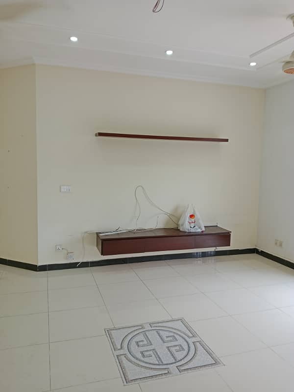 10 Marla Double Storey Corner House Available For Rent 23