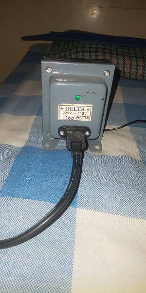 transformer new condition 100 watt input 220 output 110 0