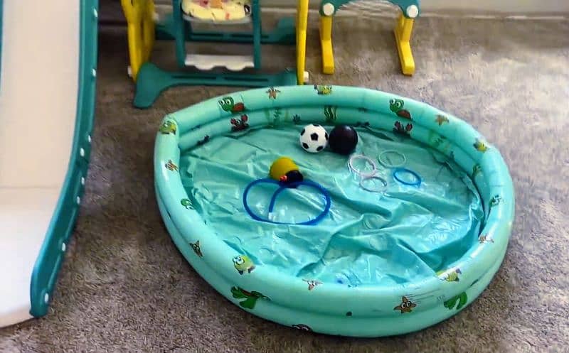 5 in 1 slide and swing and pool for kids in excellent condition 1