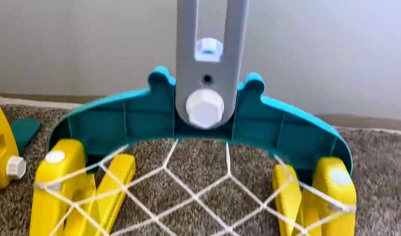 5 in 1 slide and swing and pool for kids in excellent condition 3