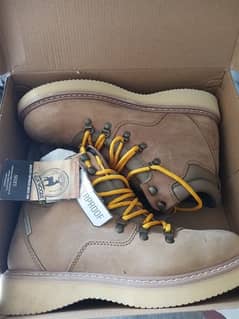 ELK wood heavy duty hunting shoes. came from USA 43 8.5 Size