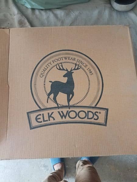 ELK wood heavy duty hunting shoes. came from USA 43 8.5 Size 1