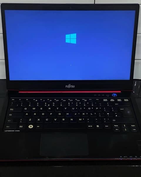 Laptop Fujitsu 3