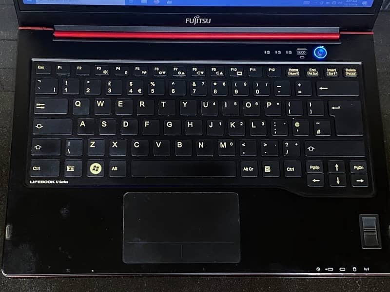 Laptop Fujitsu 4