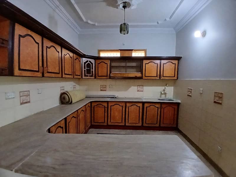 240 SQUARE YARDS 3 BED DD FIRST FLOOR FOR RENT IN JAUHAR 10