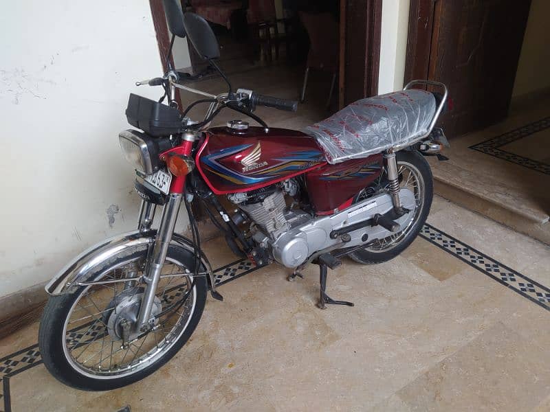 Honda 125(2018 model)Red color look like a new bike. . . O3O96881O7O 4