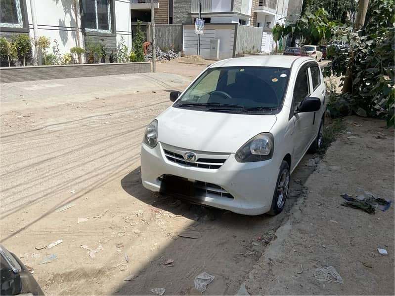 Daihatsu Mira 2012 1