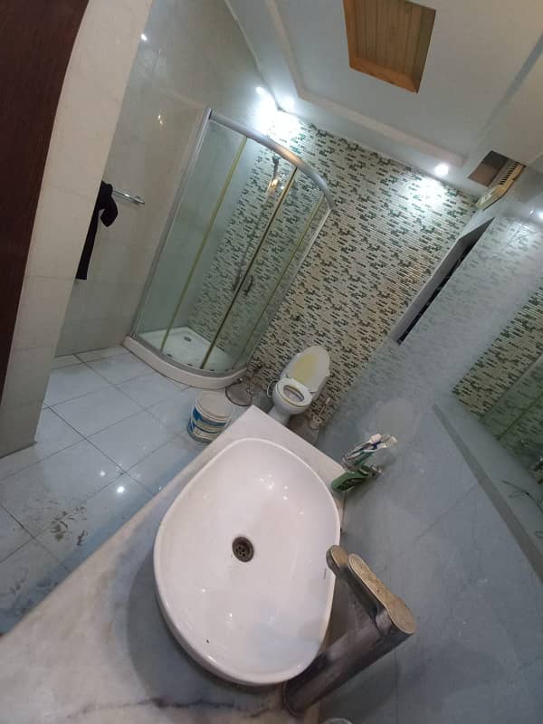 10 Marla Renovated House For Sale In Shaheen Block Bahria Town Lahore 3