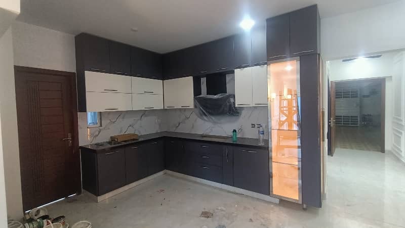 3 Bed DD Fully Renovated Flat Available For Sale In Gulistan E Jauhar 16