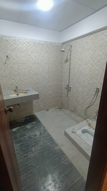 3 Bed DD Fully Renovated Flat Available For Sale In Gulistan E Jauhar 18