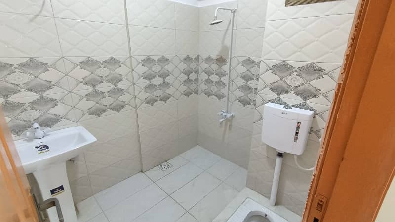 3 Bed DD Flat Available For Sale In Gulistan E Jauhar 14