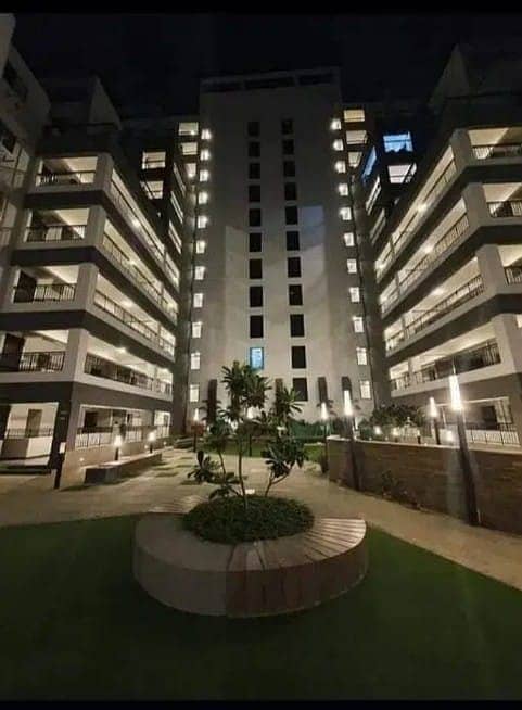 3 BED DRAWING DINNING BRAND NEW PARK FACING 1800 SQUARE FEET FLAT FOR SALE IN JAUHAR 17