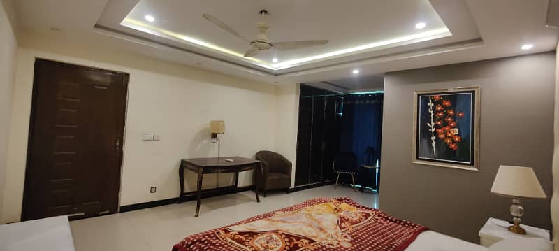 Furnish laxry apartment bahria town lahore par day weekly available for rent 3