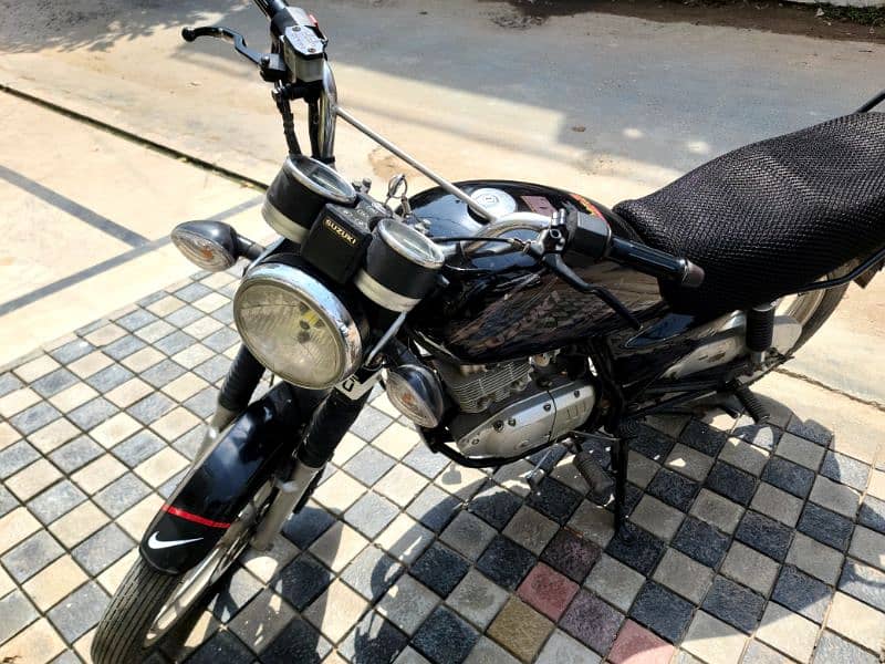 Suzuki GS SE 150 good condition  seriously buyer contact kry 2