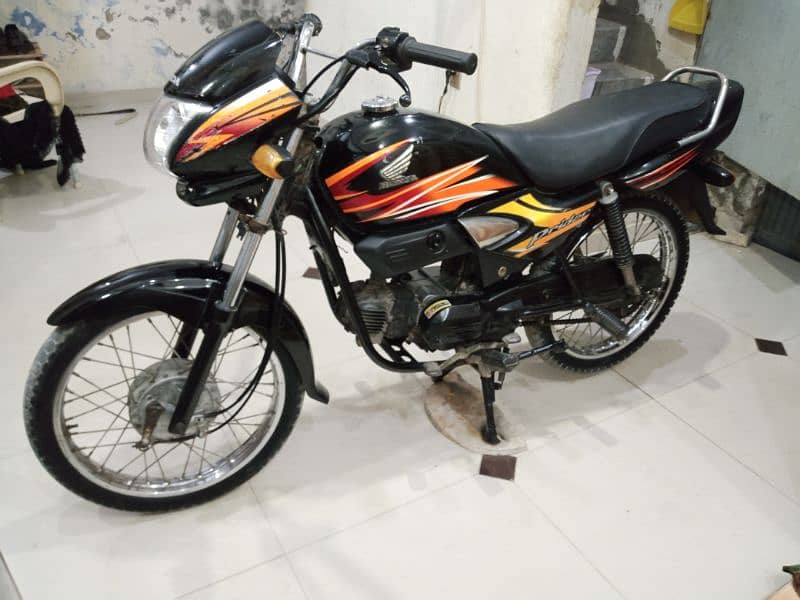 Honda pridor 100cc like new 2017 Model 0