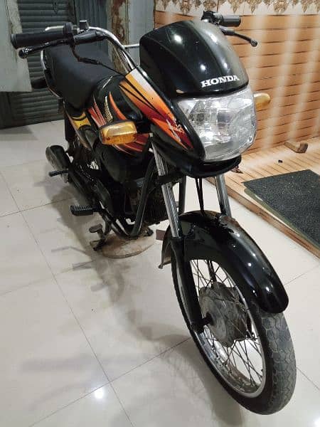 Honda pridor 100cc like new 2017 Model 3