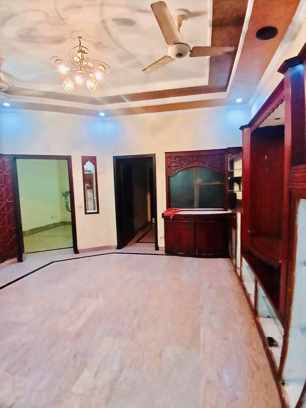 5 maroa upper portion for rent for family in johar town 2