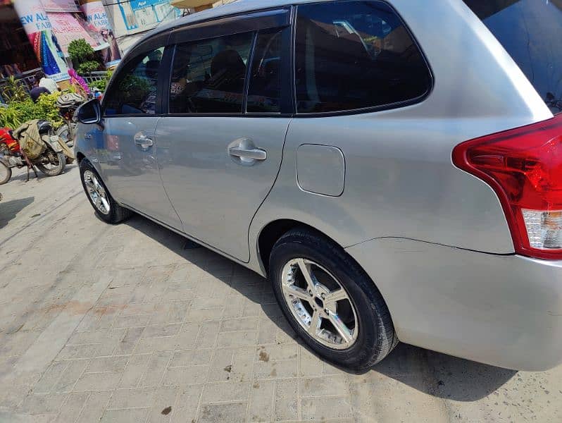 Toyota Fielder hybrid 3